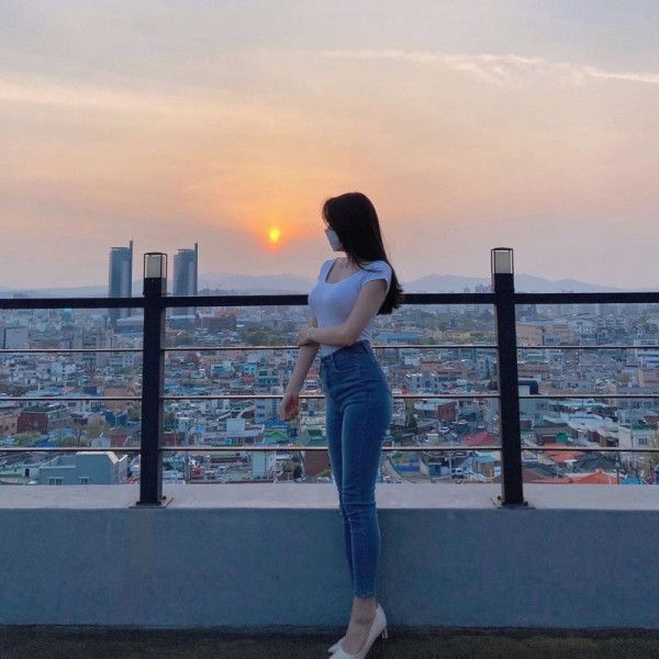 https://img.coucounews.com/uploads/2024/3/3/1709403574189_그냥 인스타 사진들 - 여성몸매 채널 001.jpg